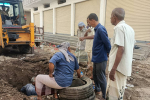 إصلاح أنبوب المياه المغذي لعدد من المناطق في مديرية المنصورة بعدن