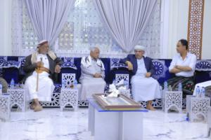 الكثيري وباعوم يزوران سكرتارية قبائل آل كثير برئاسة الشيخ عبدالله صالح