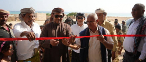 محافظ سقطرى يفتتح وحدة صحية ومدرسة أساسية في منطقة مطيف بعد إعادة تأهيلهما