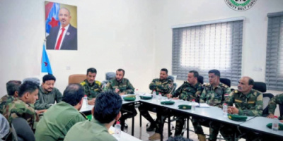 العميد الربيعي يترأس اجتماعًا بقيادات حزام العاصمة عدن ويشدّد على رفع الجاهزية واستدعاء كافة القوة