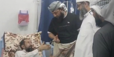 نائب وزير الأوقاف يطمئن على صحة إمام وخطيب مسجد في الضالع