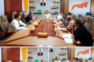 لملس يناقش مع قيادات المصافي ومنشأة الغاز إجراءات عاجلة لمعالجة الأزمة