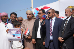 محافظ سقطرى يشهد اعتصامًا جماهيريًا مفتوحًا بحديبو للمطالبة بإعلان دولة الجنوب العربي