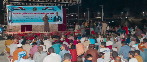 انتقالي حضرموت ينظم محاضرة توعوية في ساحة الاعتصام بالمكلا