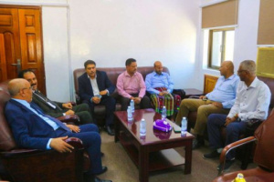 رئيس الجمعية الوطنية يزور فرع البنك المركزي في سيئون