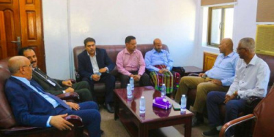 رئيس الجمعية الوطنية يزور فرع البنك المركزي في سيئون