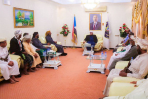 رئيس الجمعية الوطنية يلتقي وفدًا من قبيلة آل باوزير