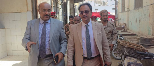 باعوم يتفقد السوق العام بسيئون ويشدد على اهمية تعزيز الاستقرار المعيشي في وادي حضرموت