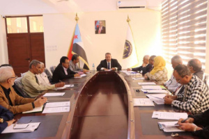 مجلس المستشارين يستعرض المستجدات السياسية والعسكرية وانتصارات القوات الجنوبية