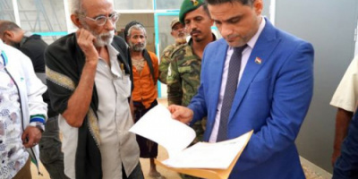 نائب وزير الإعلام يتفقد مركز الإرسال الإذاعي في الشعب