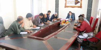 فريق التوجيه يلتقي قيادة الغرفة التجارية ومكتب الصناعة والتجارة في أبين