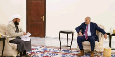 الرئيس الزُبيدي يشدد على دور وزارة الأوقاف في تحصين المجتمع ونشر ثقافة التسامح والوسطية والاعتدال