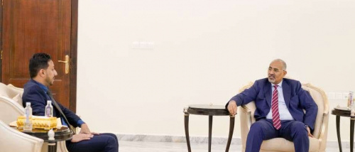 الرئيس الزُبيدي يطّلع على سير العمل بهيئة الأراضي وخططها المستقبلية