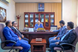 الرئيس الزُبيدي يؤكد ضرورة تطوير الإعلام الحكومي