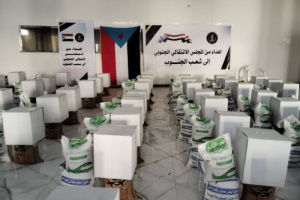 انتقالي مديرية سيئون يواصل توزيع السلال الغذائية