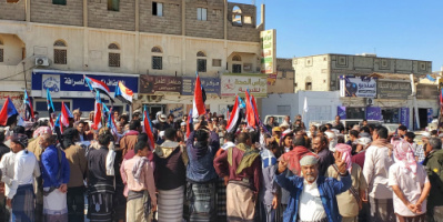 مخيم الاعتصام المفتوح بعتق يستقبل وفدًا جماهيريًا من مديريتي الروضة ونصاب