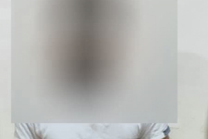 امن عدن يلقي القبض على متهم بسرقة أموال ومجوهرات تقدر 10 ملايين ريال من احد المنازل بخور مكسر!