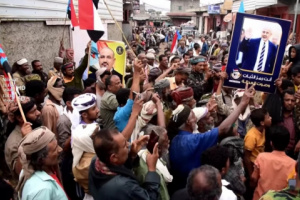 مسيرة جماهيرية حاشدة في الصبيحة تؤكد دعم القيادة السياسية وتطالب بإعلان دولة الجنوب العربي
