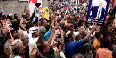 مسيرة جماهيرية حاشدة في الصبيحة تؤكد دعم القيادة السياسية وتطالب بإعلان دولة الجنوب العربي