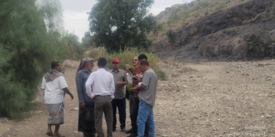 مدير عام المسيمير ووكيل وزارة الزراعة يتفقدان مواقع إعادة تأهيل قنوات الري ضمن مشروع الإدارة المتكاملة للموارد المائية