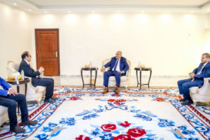 الرئيس الزُبيدي يطّلع على الوضع الصحي العام بالعاصمة عدن والمحافظات المحررة