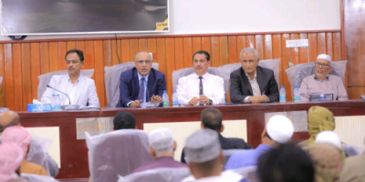 الكثيري يترأس لقاء موسعا بالمكتب التنفيذي وعقال الحارات والشخصيات الاجتماعية بسيئون