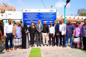 محافظ العاصمة عدن يفتتح سوق الوومن في مديرية صيرة