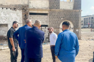 جهود مدير عام مديرية صيرة تتكلل بإخراج مقتحمين لمبنى إدارة التربية والتعليم بالمديرية