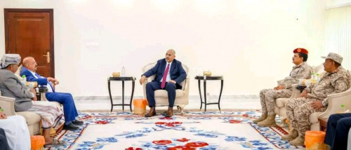 الرئيس الزُبيدي يبحث مع الشيخ البركاني سُبل تضافر الجهود لتعزيز الأمن والاستقرار في المحافظات المحررة