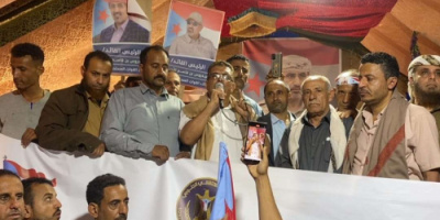 قيادة السلطة المحلية بالضالع تصل مخيم الاعتصام وتؤكد دعمها لاستعادة دولة الجنوب العربي