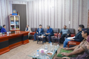 المحافظ بن الوزير يبحث مع شركة لونغشيانغ الصينية للطاقة آفاق التعاون والاستثمار في قطاع الطاقة بمحافظة شبوة