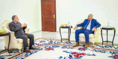 الرئيس الزُبيدي يطّلع على سير العمل بجامعة عدن ويؤكد دعمه لتطوير العملية التعليمية