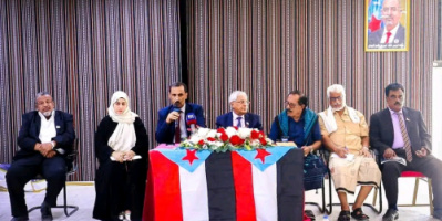 فريق التوجيه يلتقي أعضاء الجمعية الوطنية ومجلس المستشارين من حضرموت والهيئة التنفيذية بالمحافظة