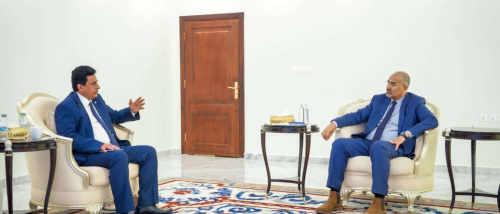 الرئيس الزُبيدي يطّلع على سير عمل الأمانة العامة لمجلس الوزراء