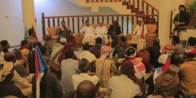 الكثيري يستقبل وفدًا من مديرية حريضة