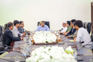 الرئيس الزُبيدي يطّلع على جهود تطبيع الأوضاع وتثبيت دعائم الاستقرار بالمهرة وسقطرى