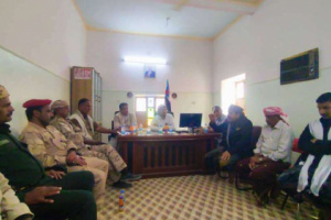 رئيس تنفيذية انتقالي حورة ووادي العين يلتقي قائد اللواء 15 صاعقة لبحث تعزيز التنسيق الأمني بالمديرية