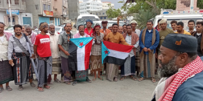 عاجل | وفد حاشد من غيل باوزير يصل ساحة الاعتصام بالمكلا