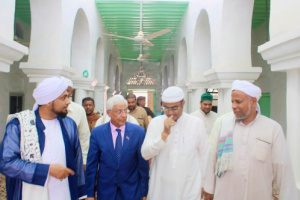 فريق التوجيه والرقابة الرئاسي يزور رباط المصطفى والجامع الكبير بمدينة الشحر