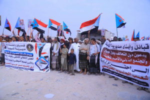 تواصل التوافد الجماهيري إلى ساحة الاعتصام المفتوح في محافظة المهرة