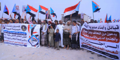 تواصل التوافد الجماهيري إلى ساحة الاعتصام المفتوح في محافظة المهرة