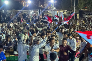 مخيم الاعتصام المفتوح بالمكلا يشهد حفلًا فنيًا وغنائيًا بهيجًا