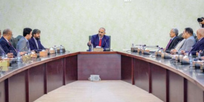 الرئيس الزُبيدي يوجه بمواصلة خطة الإصلاح الاقتصادي
