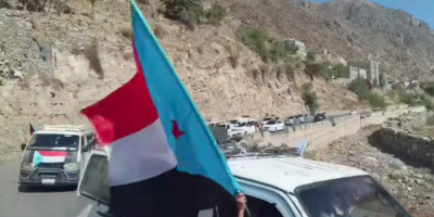 تجمع حاشد لأبناء مديريات يافع في منطقة العسكرية للانطلاق نحو ساحة العروض بعدن للمشاركة في الاعتصام المفتوح