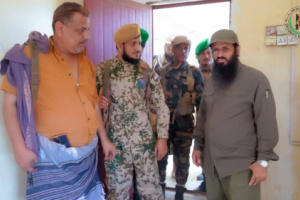 العميد الوالي يزور قوات الحزام الأمني قطاع زنجبار ويؤكد تعزيز الجهود الأمنية