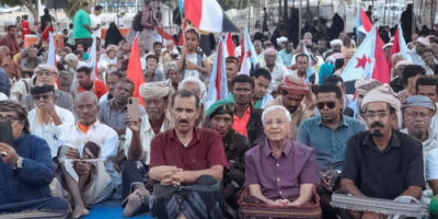 مخيم الاعتصام المفتوح بالمكلا يشهد محاضرة توعوية لتعزيز الهوية الوطنية الجنوبية