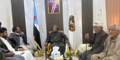 رئيس انتقالي المهرة يناقش مع مشايخ ووجهاء مديرية حات الأوضاع العامة بالمديرية