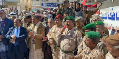 مخيم الاعتصام المفتوح في عتق يستقبل وفودًا من القيادات العسكرية والأمنية دعمًا للمطالبة بإعلان دولة الجنوب