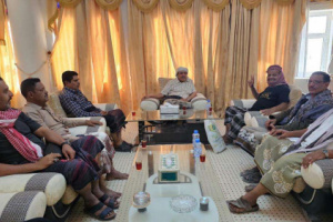 الكثيري يلتقي المناضل مرزوق طالب ويشيد بدوره النضالي 