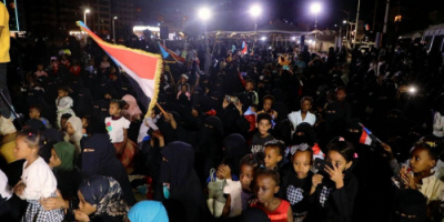 ساحة الاعتصام بالمكلا تشهد حفلًا نسويًا حاشدًا بفقرات متنوعة